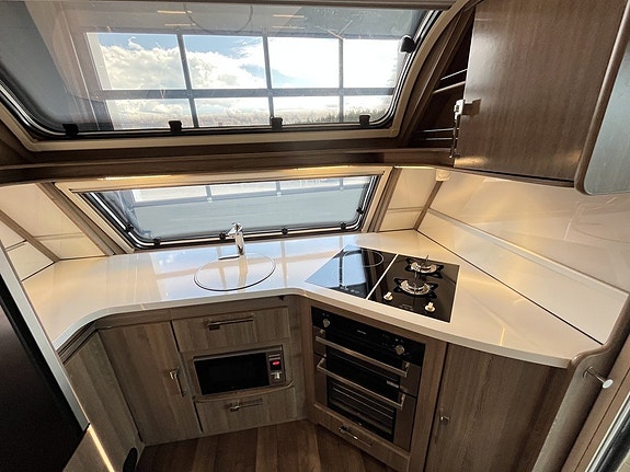 Kabe Imperial 780 TDL FK KS /ALDE/Mover/Solcell/AC/Läder/Ugn/Front kök/ 10 of 28