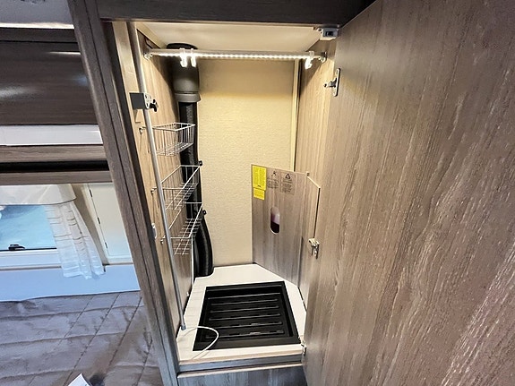 Kabe Imperial 780 TDL FK KS /ALDE/Mover/Solcell/AC/Läder/Ugn/Front kök/ 18 of 28