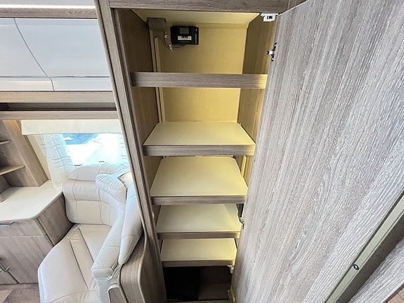 Kabe Imperial 780 TDL FK KS /ALDE/Mover/Solcell/AC/Läder/Ugn/Front kök/ 17 of 28