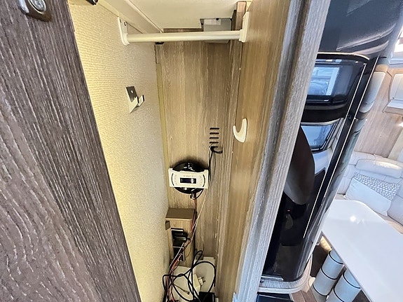 Kabe Imperial 780 TDL FK KS /ALDE/Mover/Solcell/AC/Läder/Ugn/Front kök/ 27 of 28