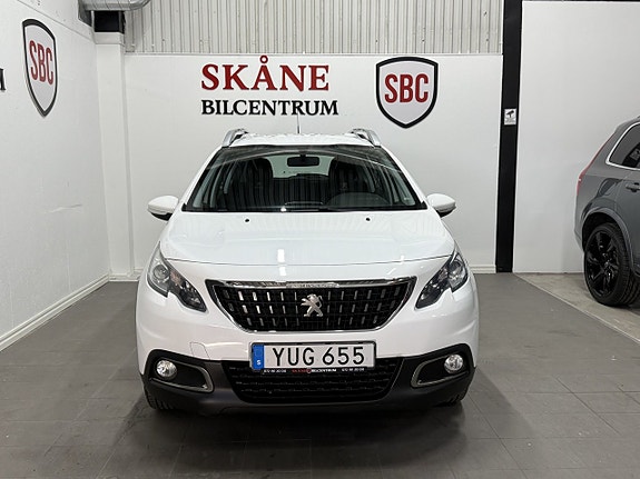 Peugeot 2008 2 of 5