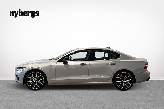Volvo S60 2 of 5