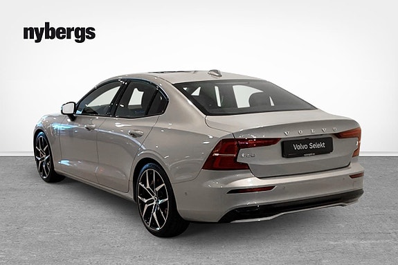 Volvo S60 3 of 5
