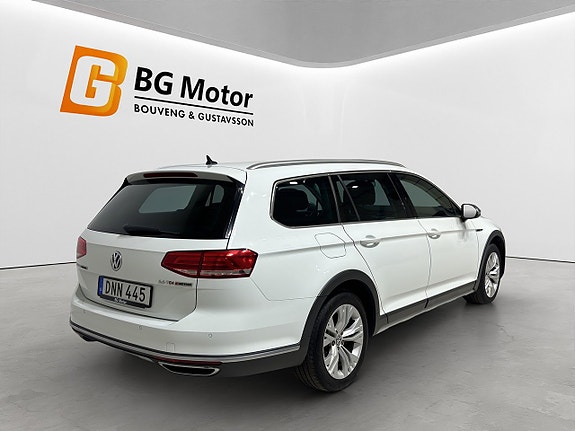 Volkswagen Passat Alltrack 4 of 5