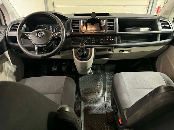 Volkswagen Transporter 9 of 15