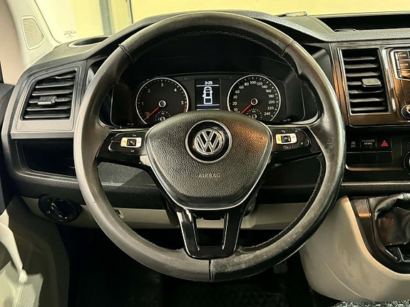 Volkswagen Transporter 11 of 15