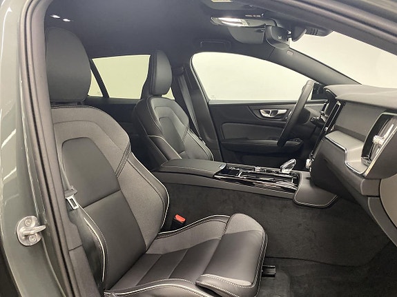 Volvo V60 11 of 28