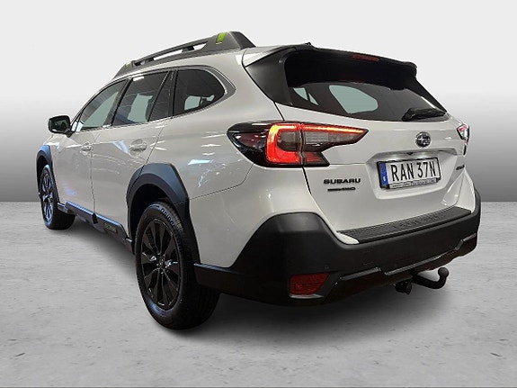 Subaru Outback 2 of 5