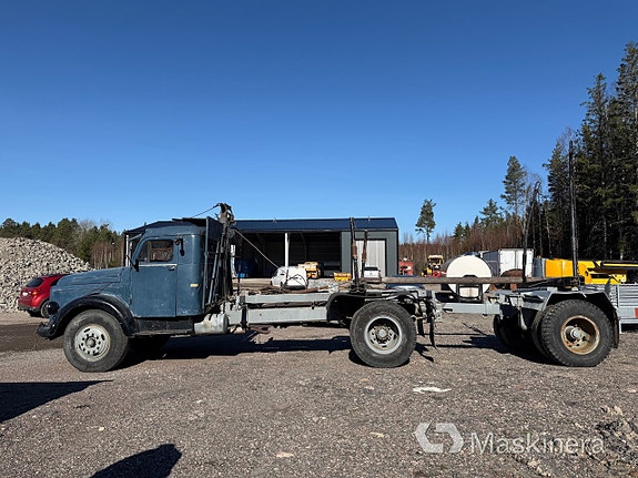 Lastbil Veteran Volvo Titan + 1 Axlad Briab Släp 8 of 27