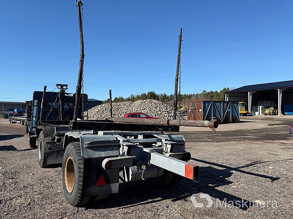 Lastbil Veteran Volvo Titan + 1 Axlad Briab Släp 7 of 27