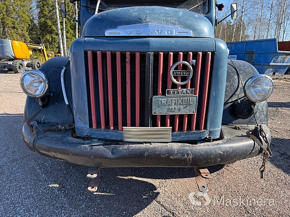 Lastbil Veteran Volvo Titan + 1 Axlad Briab Släp 17 of 27