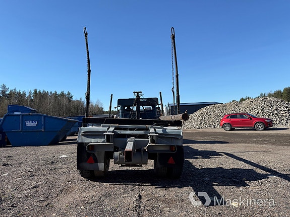 Lastbil Veteran Volvo Titan + 1 Axlad Briab Släp 6 of 27