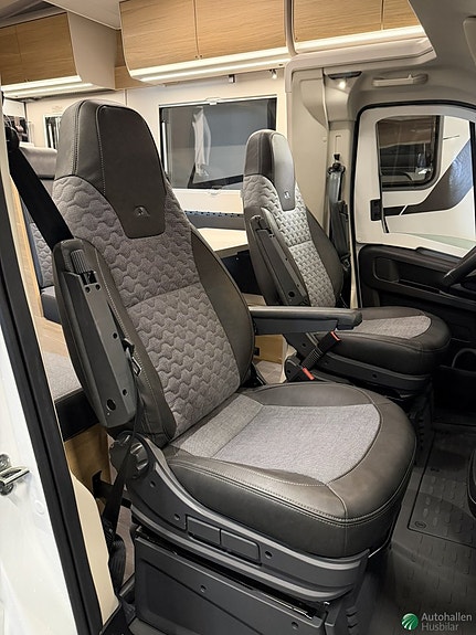 Adria MATRIX 670SL 6 of 15