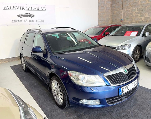 Skoda Octavia 2 of 5