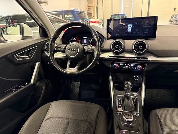 Audi Q2 17 of 19