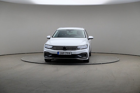 Volkswagen Passat 3 of 5