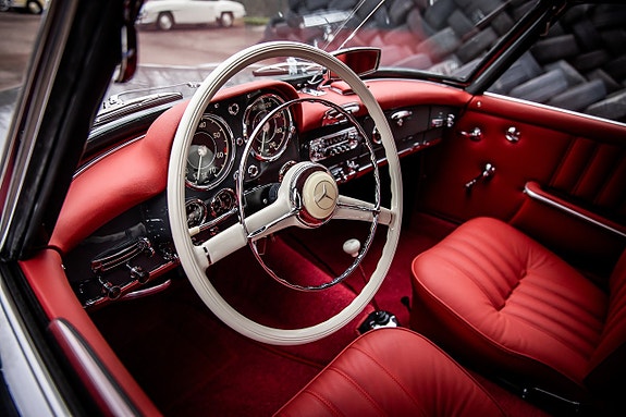 Mercedes-Benz 190 SL 3 of 5