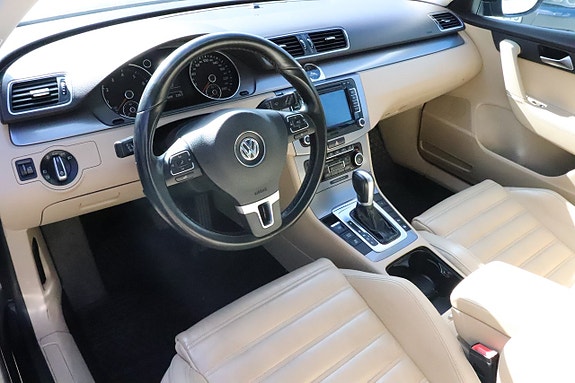 Volkswagen Passat 6 of 15