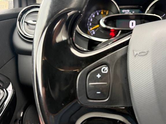 Renault Clio 22 of 23