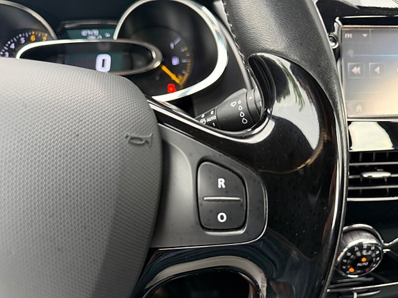 Renault Clio 23 of 23