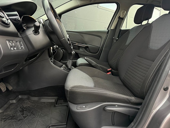 Renault Clio 14 of 23