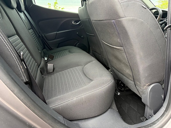 Renault Clio 18 of 23