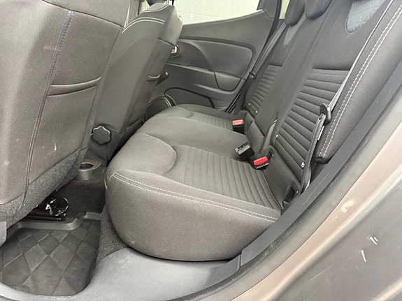 Renault Clio 15 of 23