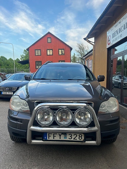 Volvo XC90 2 of 5