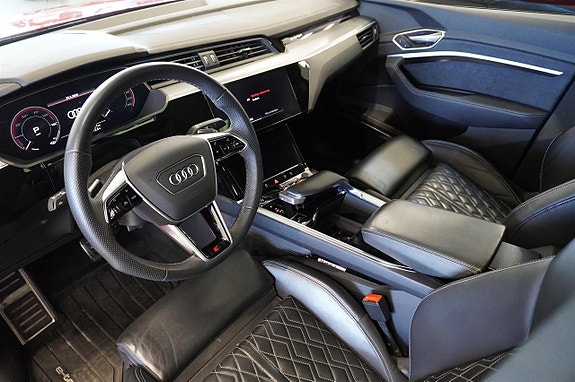 Audi Q8 e-tron 10 of 22