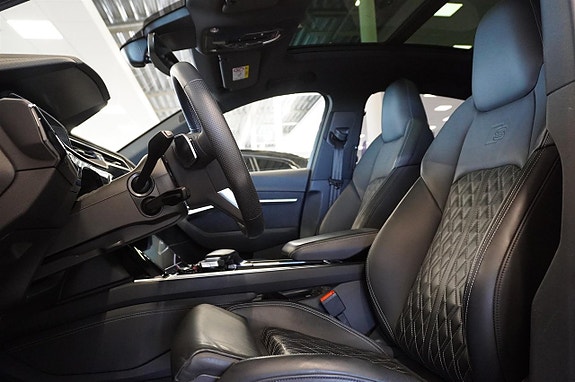 Audi Q8 e-tron 8 of 22