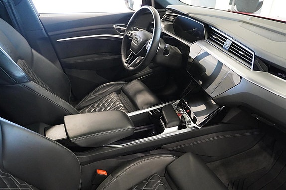 Audi Q8 e-tron 16 of 22