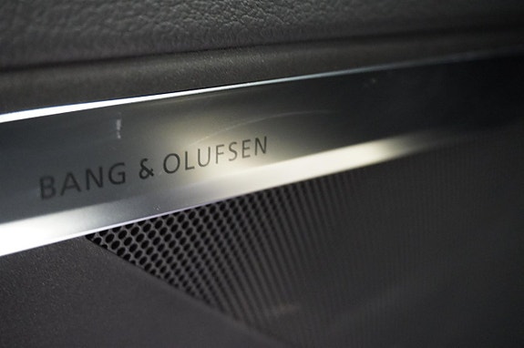 Audi Q8 e-tron 19 of 22
