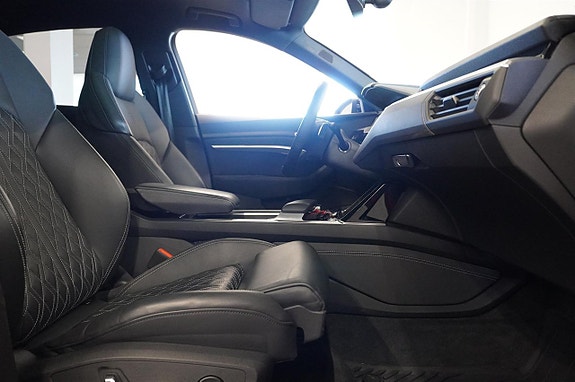 Audi Q8 e-tron 14 of 22