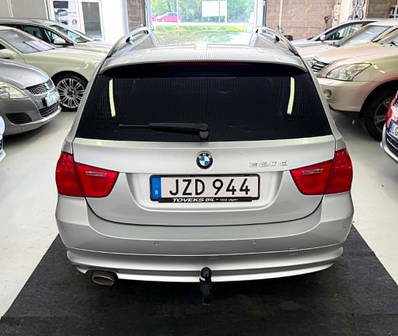 BMW 320d 6 of 21