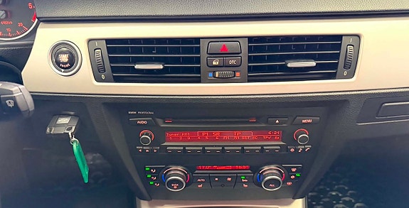 BMW 320d 15 of 21