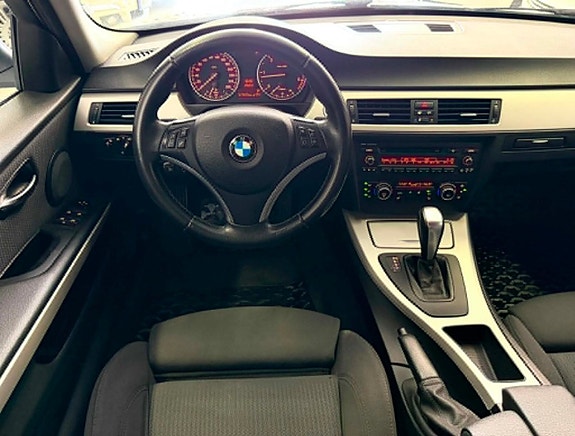 BMW 320d 12 of 21