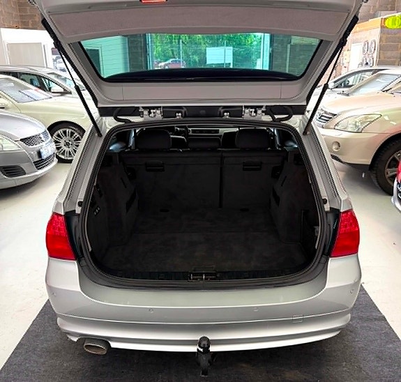 BMW 320d 18 of 21