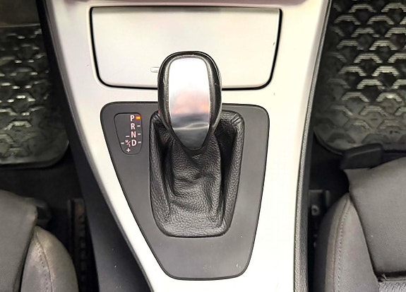 BMW 320d 14 of 21