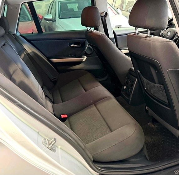 BMW 320d 17 of 21