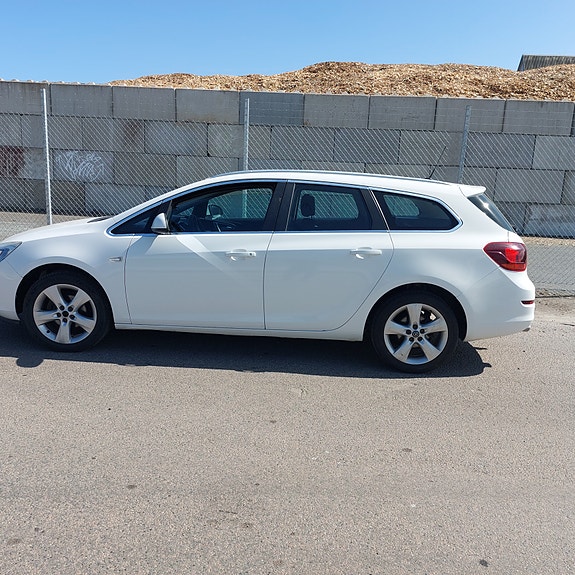 Opel Astra 4 of 5