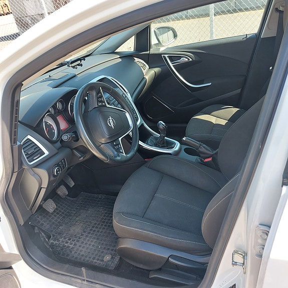 Opel Astra 3 of 5