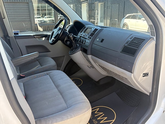 Volkswagen Transporter 6 of 12