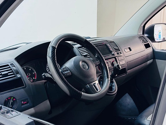Volkswagen Transporter 11 of 17