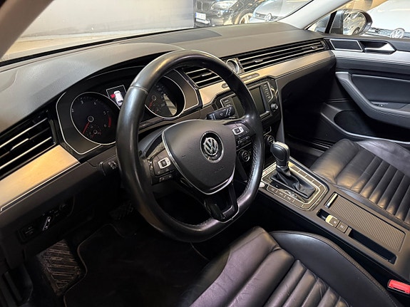 Volkswagen Passat 15 of 16
