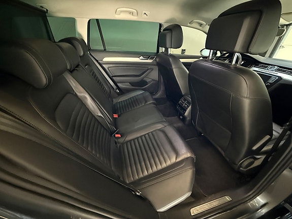 Volkswagen Passat 10 of 16
