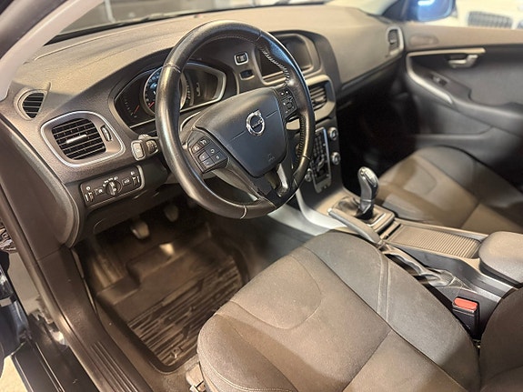 Volvo V40 4 of 5