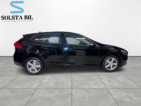 Volvo V40 2 of 5