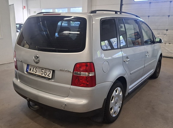 Volkswagen Touran 5 of 5