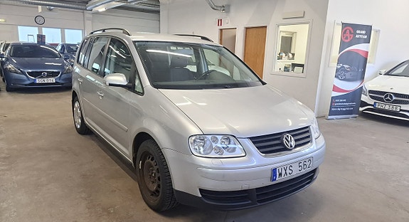 Volkswagen Touran 4 of 5
