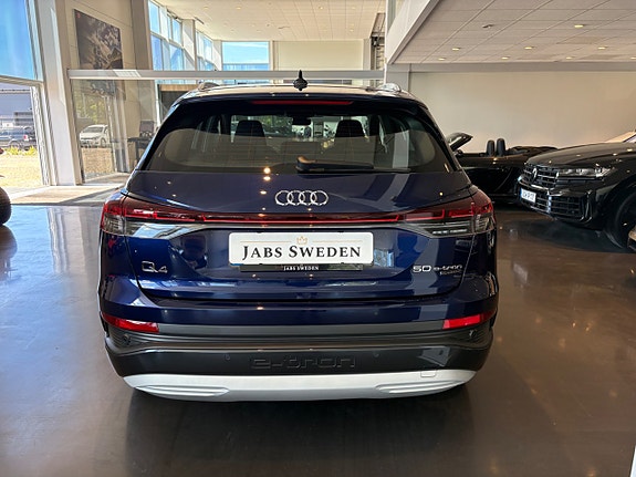 Audi Q4 e-tron 4 of 5